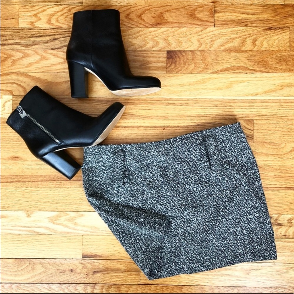 Wet Seal black and white tweed style mini skirt